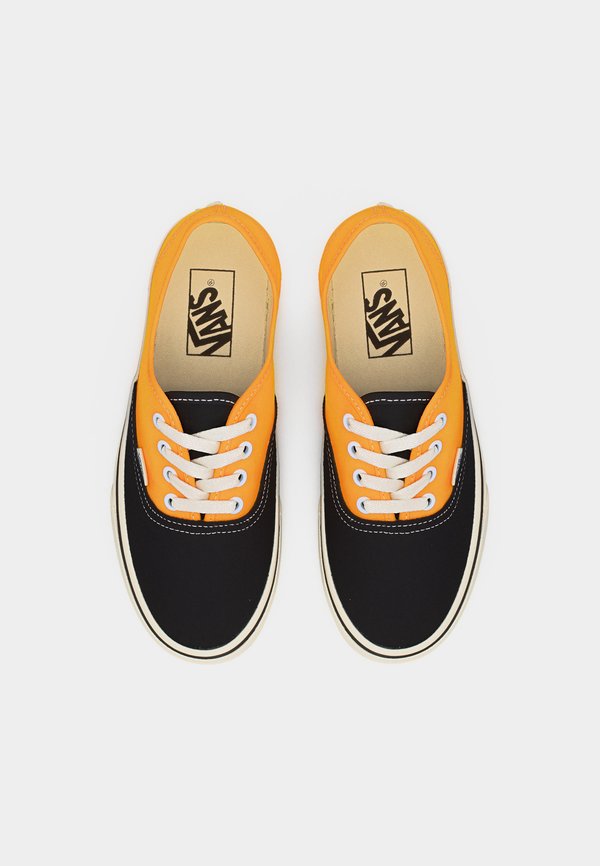 Vans AUTHENTIC