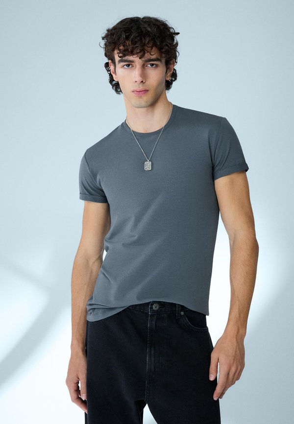 Bershka SHORT SLEEVE ROLL-UP - Basic T-shirt - dark grey