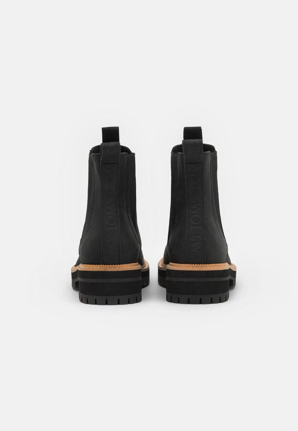 TOMS DAKOTA