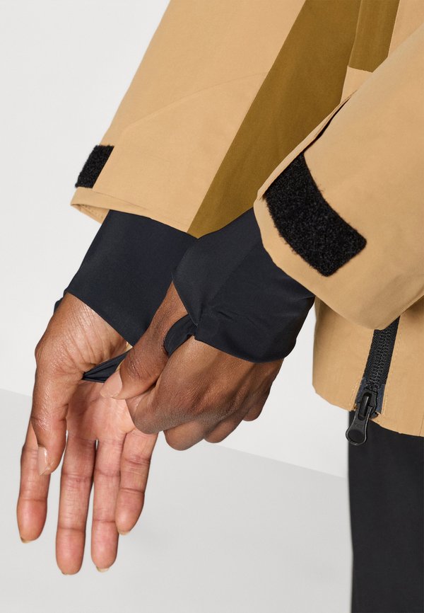 Peak Performance EDGE INSULATED JACKET