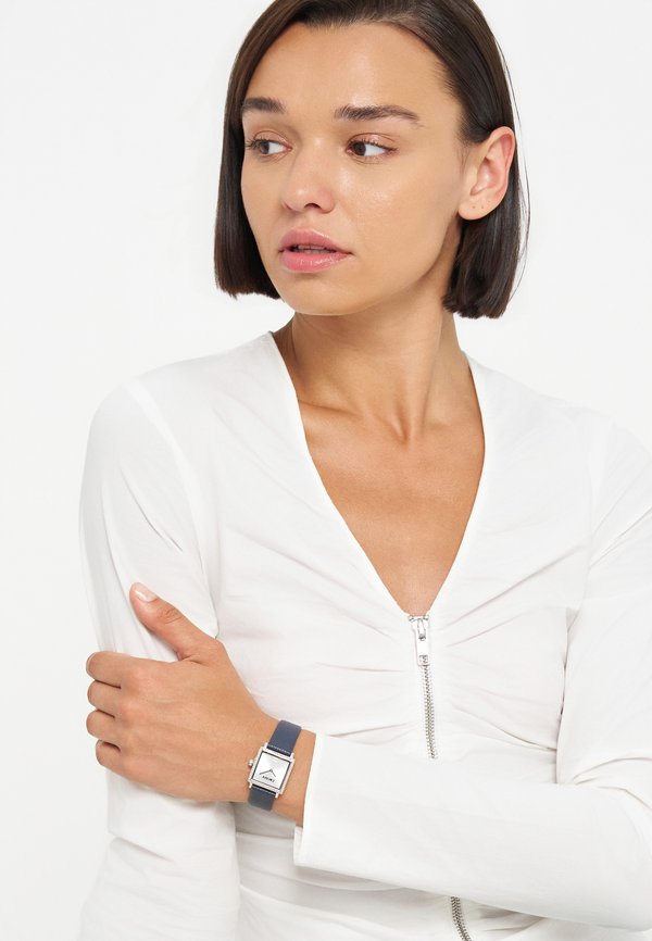 DKNY