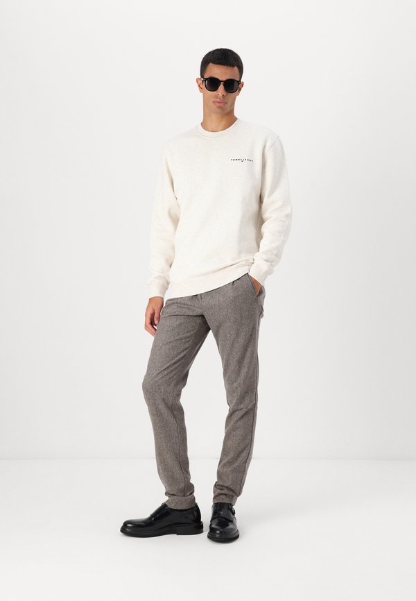 Tommy Jeans REGULAR FIT