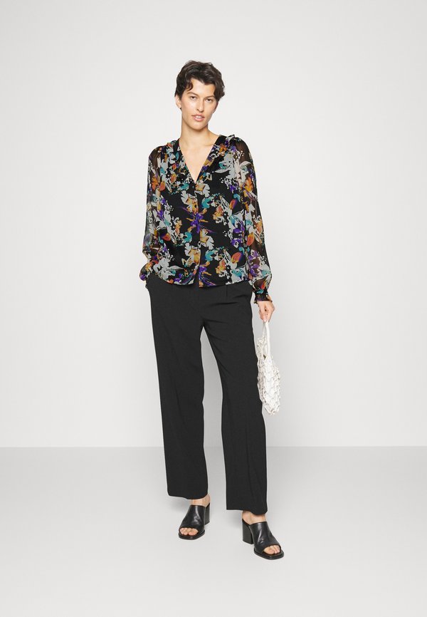 Vero Moda Tall VMKAYA LS V-NECK SHIRT