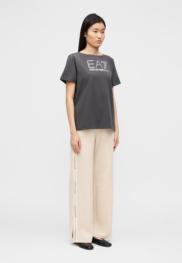 EA7 Emporio Armani
