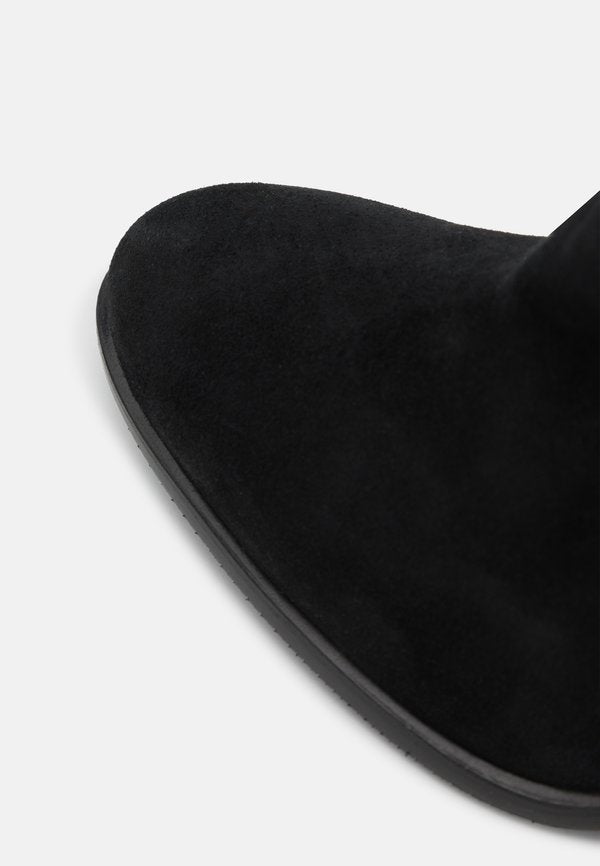 Stuart Weitzman HIGHLAND