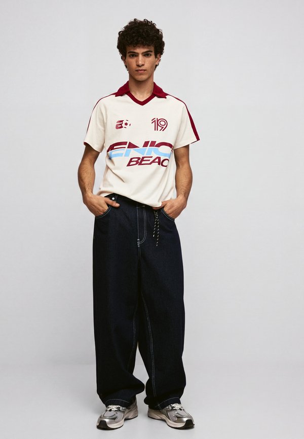 Bershka RETRO PRINT - POLO SHIRT - Polo shirt - bordeaux