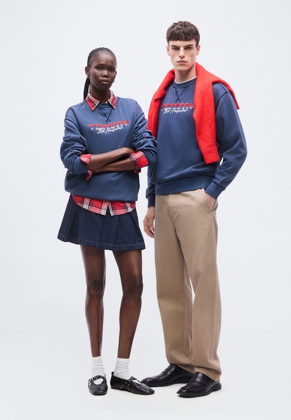 Tommy Jeans LOGO EMBROIDERY WASHED RELAXED FLEECE SWEATSHIRT