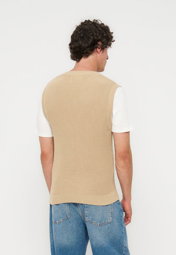 Pier One by Zalando
