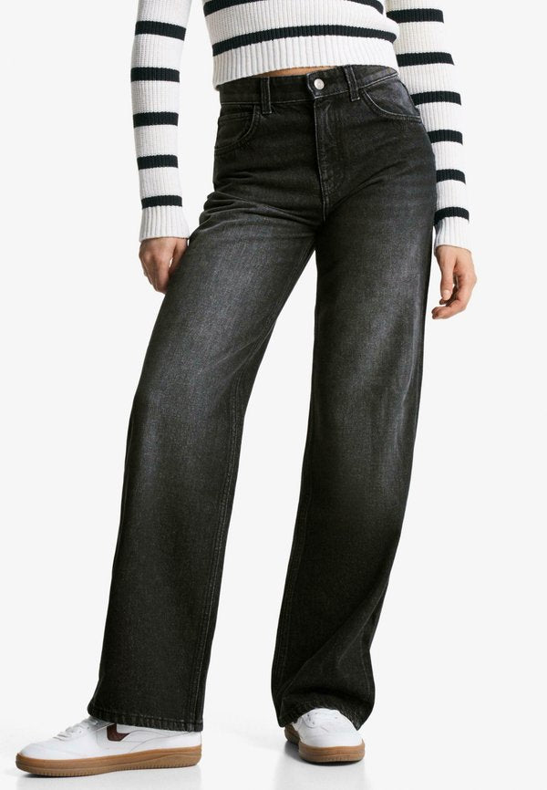 Bershka Straight leg jeans - black