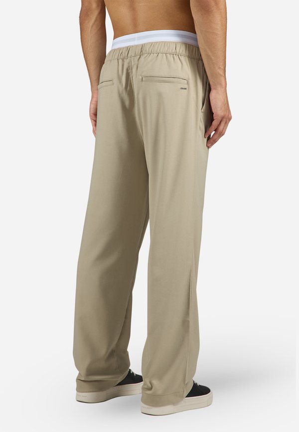 Pegador TARO WIDE SMART PANTS