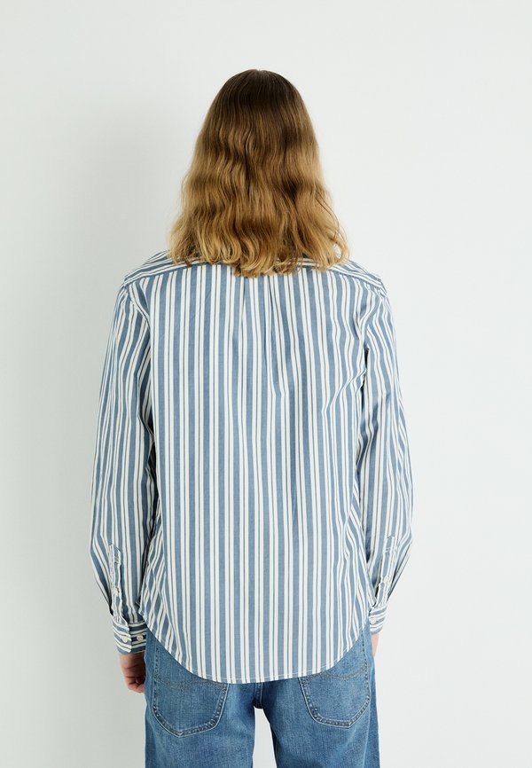 Lee BUTTON DOWN