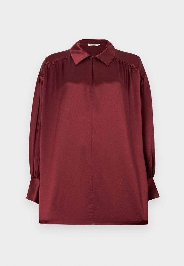 By Malene Birger LEONORA