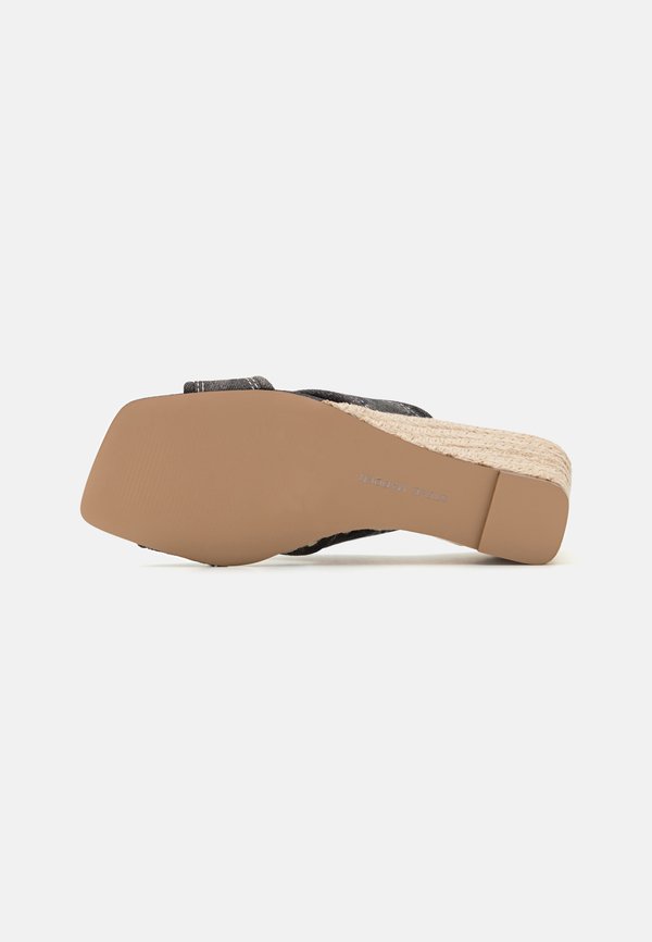 Steve Madden SUNDOWN