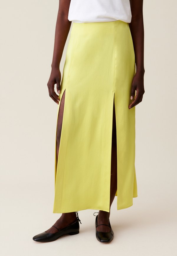 Claudie Pierlot SAPINI