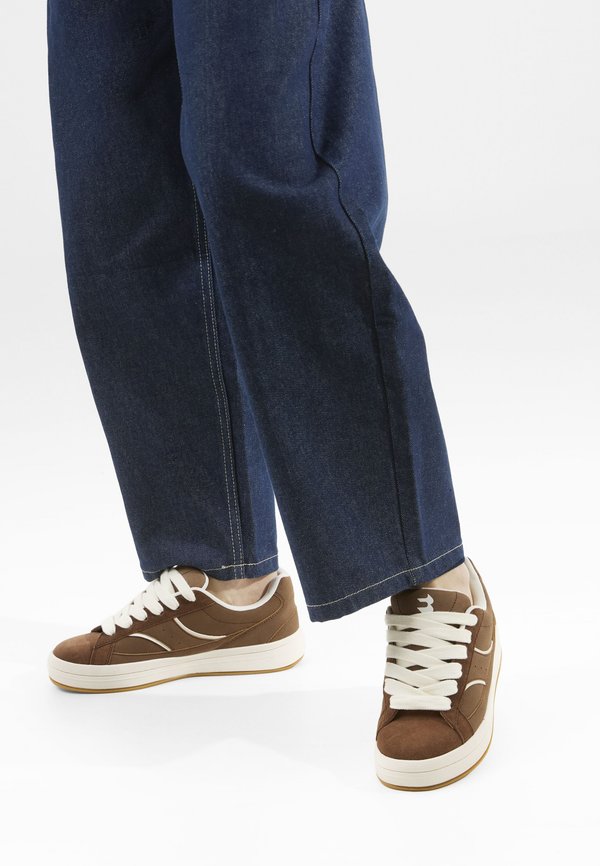 Bershka SPLIT