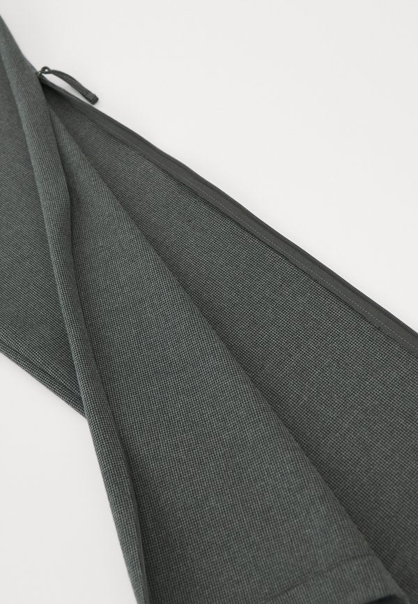 Pier One by Zalando
