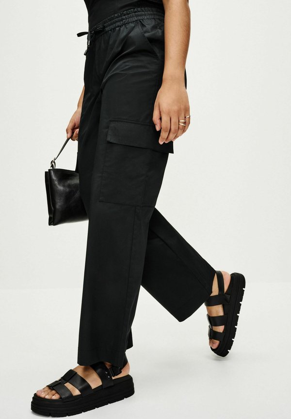 Next WIDE LEG