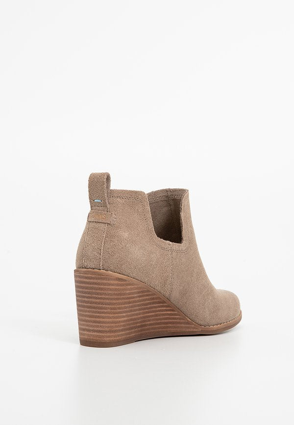 TOMS KALLIE