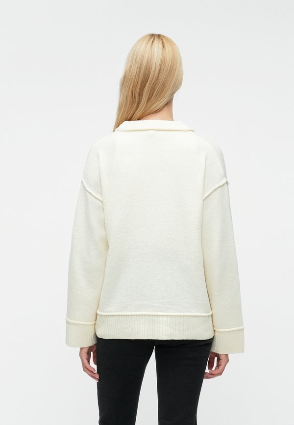 ONLY ONLHAZEL LIFE DETAIL O NECK