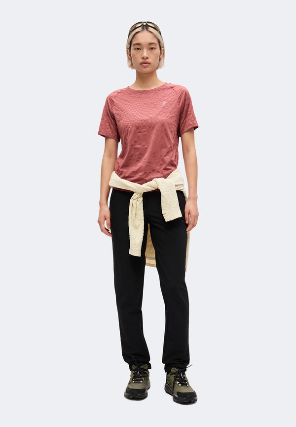 Peak Performance DISCOVER TEE