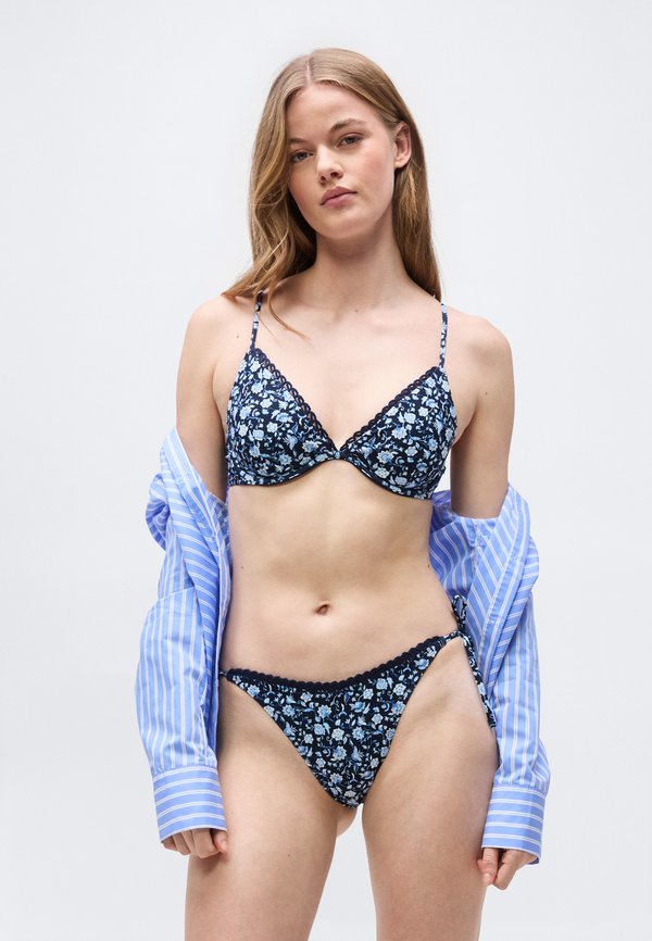 Hollister Co. FLAT PASSEMENTERIE SIDE TIE CHEEKY