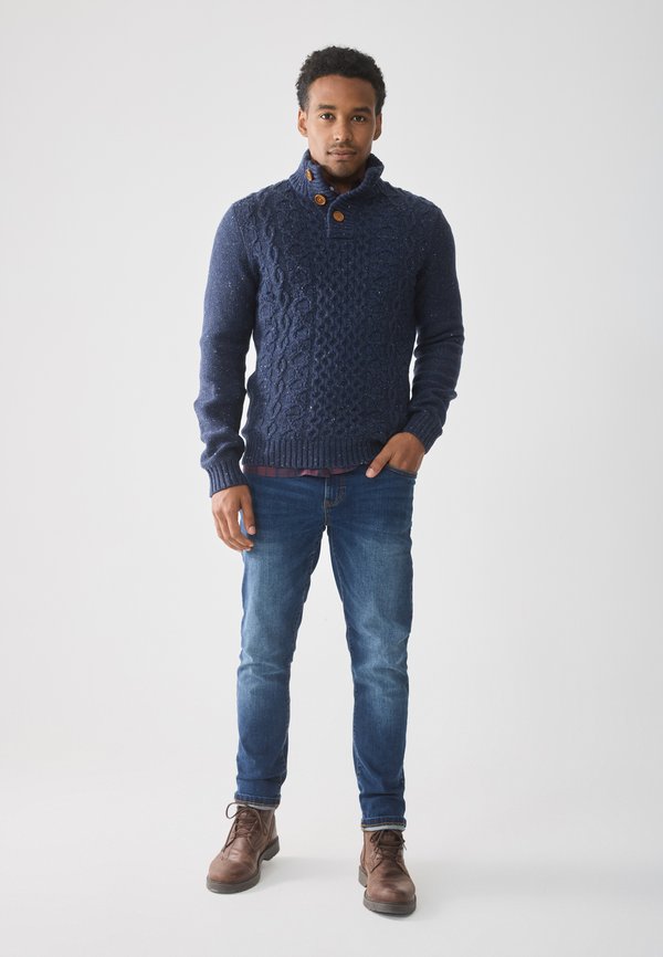 Pier One by Zalando