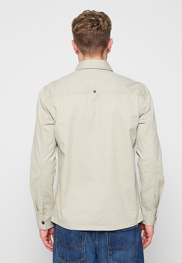 NO EXCESS REGULAR FIT