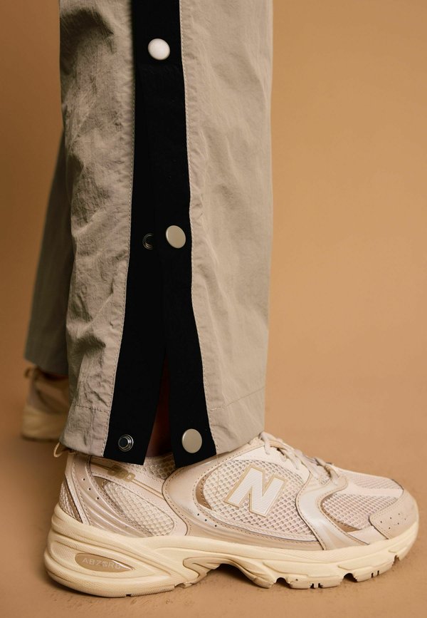Next  SIDE - REGULAR FIT