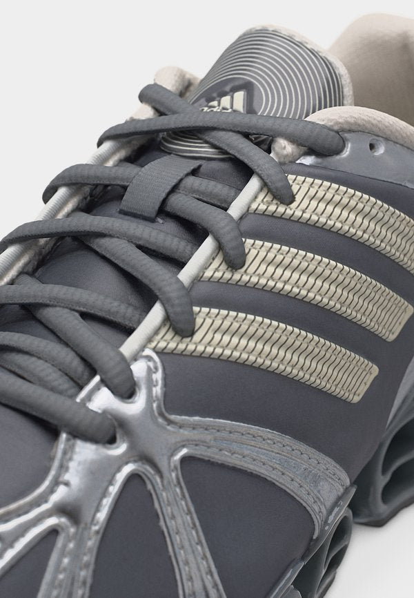 adidas Originals MEGA GHOSTRIDE W
