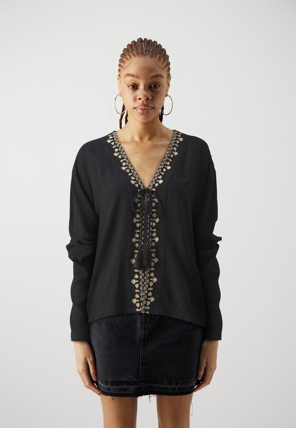Pieces PCRAMDA V NECK TIE