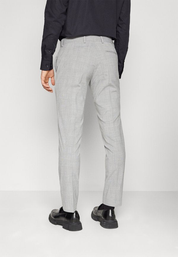 Isaac Dewhirst THE FASHION NOTCH SUIT