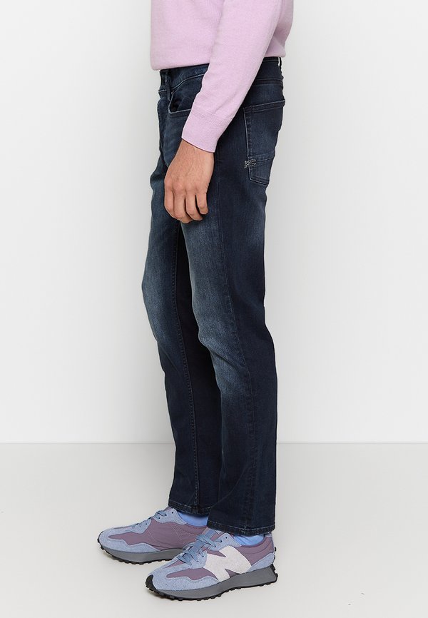 Denham RAZOR