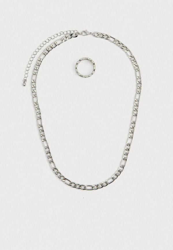 Pier One by Zalando SET OF NECKLACE AND RING