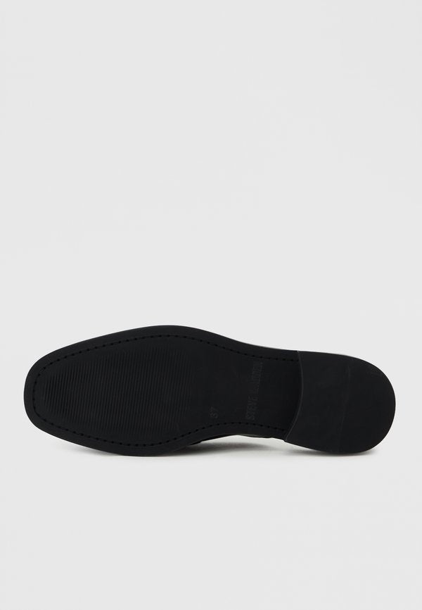 Steve Madden NADA