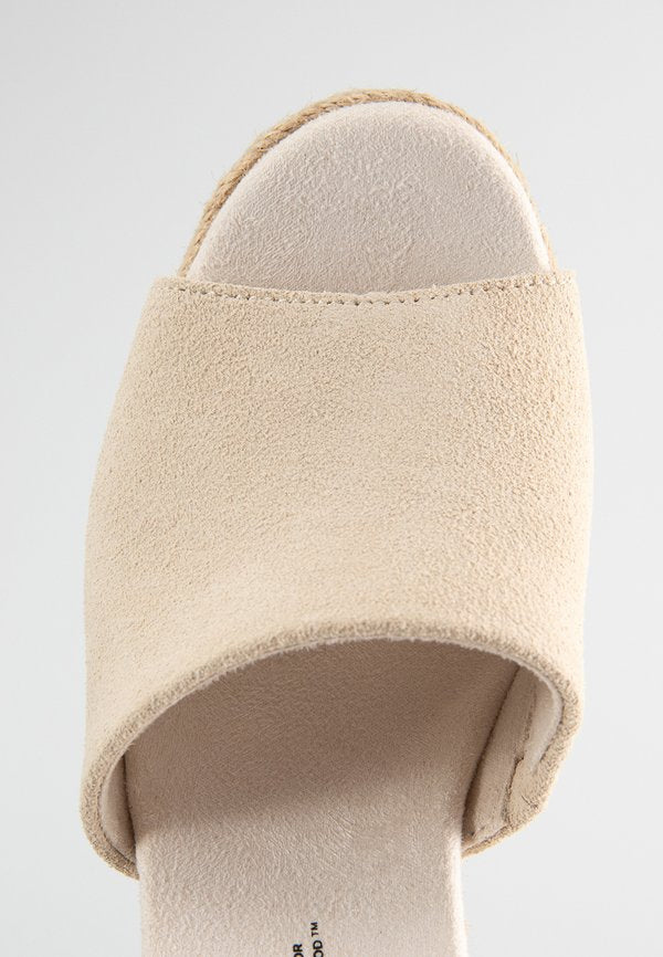 TOMS MARISOL