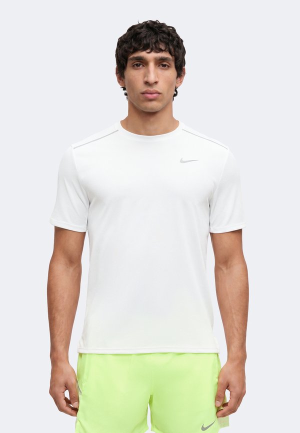 Nike Performance MILER  - Sports T-shirt - white