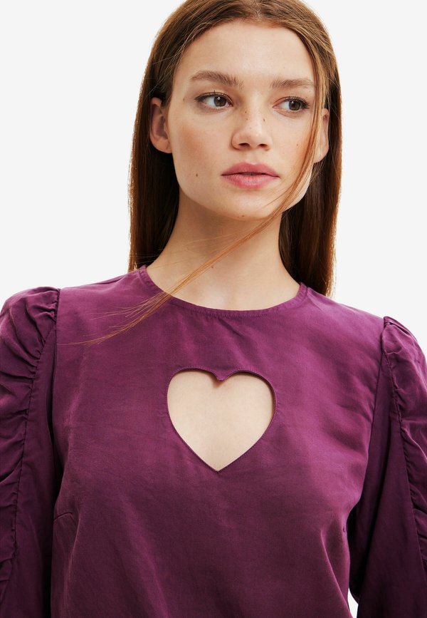 Desigual BALLOON SLEEVE WITH HEART