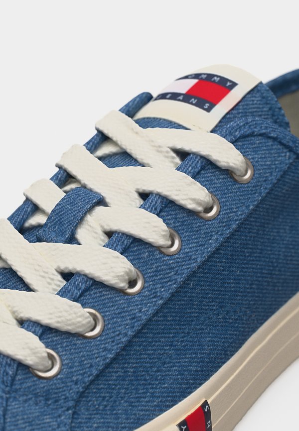 Tommy Jeans ARCHIVE FLAG STRIPE WASHED DENIM TRAINERS