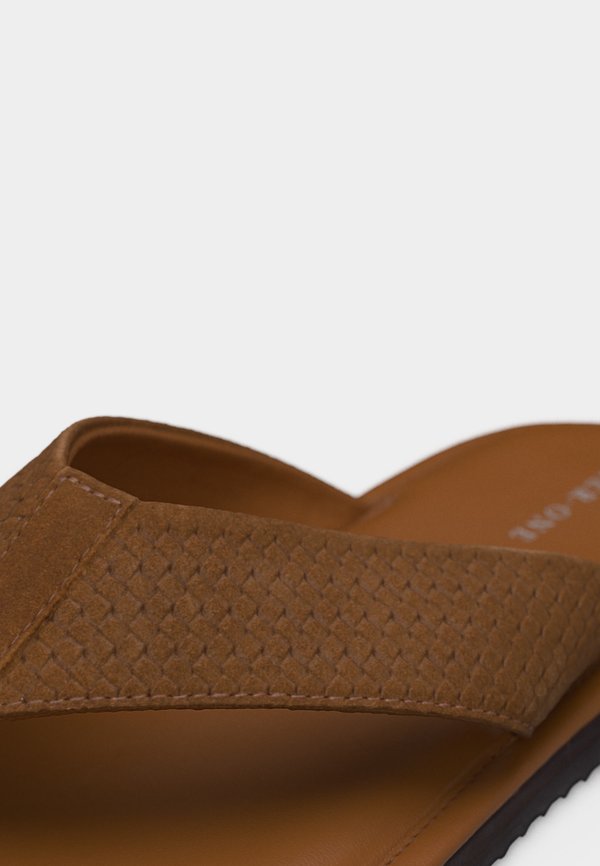 Pier One by Zalando LEATHER