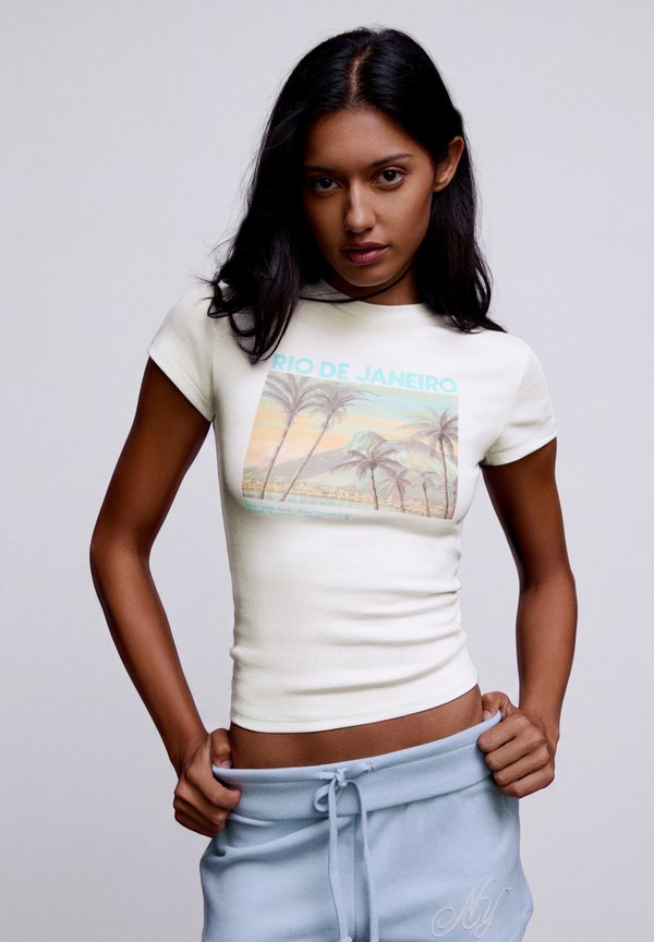Bershka PRINT T-SHIRT - Print T-shirt - white