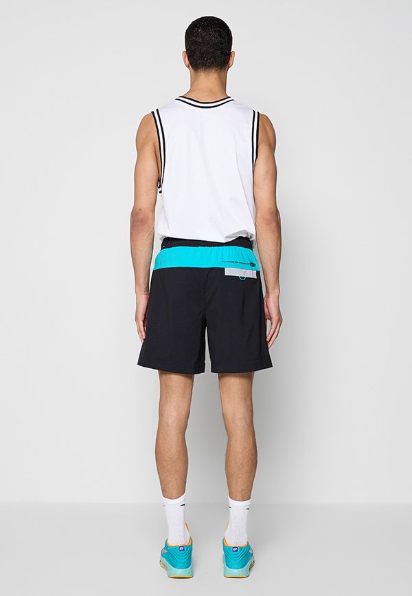 Nike Sportswear TREK