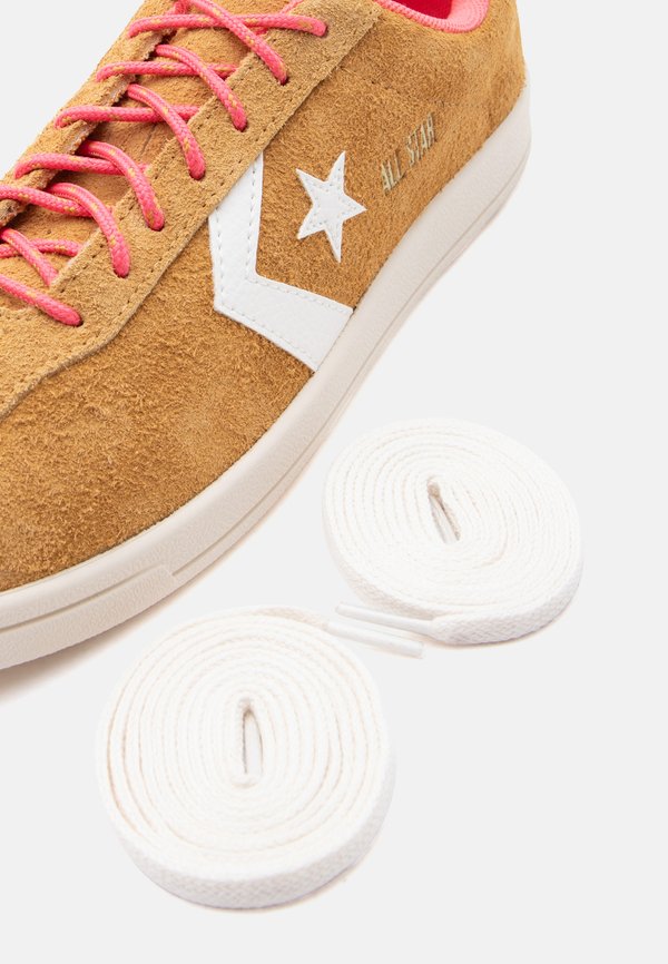 Converse ALL STAR CLASSIC TRAINER UNISEX