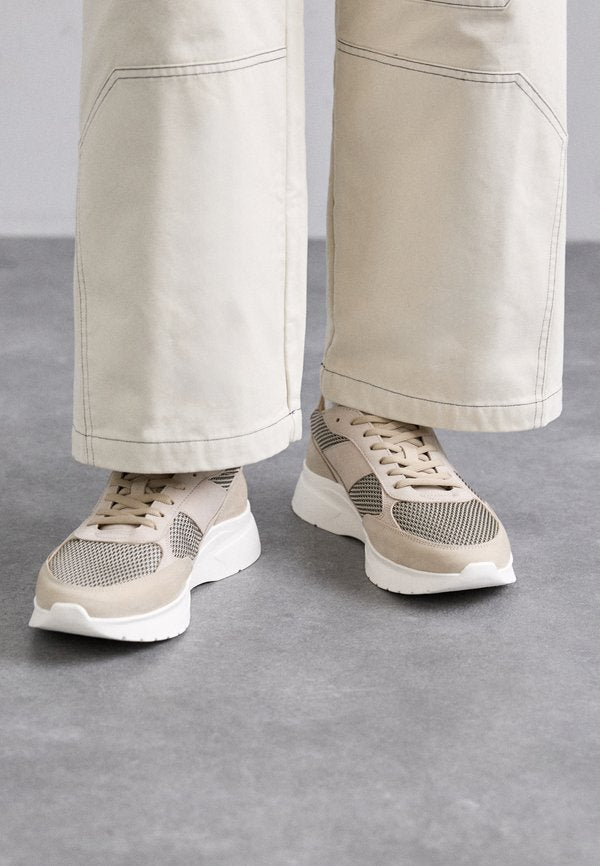 Filling Pieces JET RUNNER