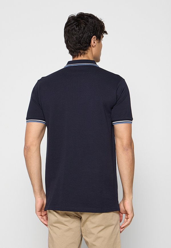 Lindbergh RELAXED FIT