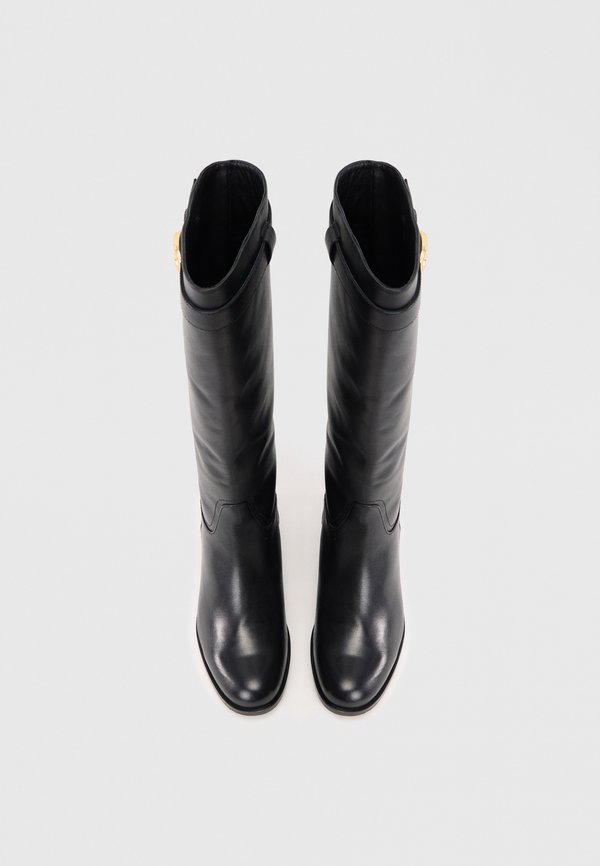 TWINSET