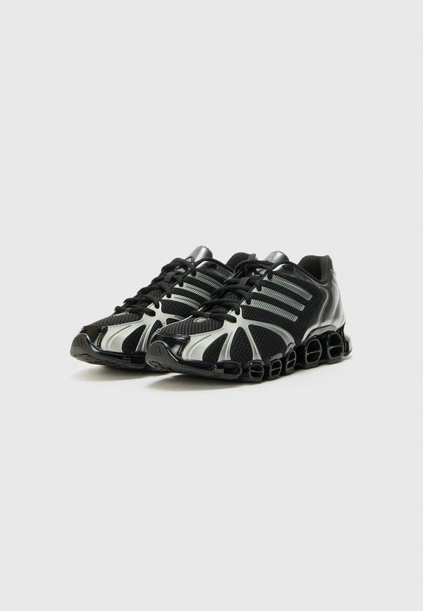 adidas Originals MEGA GHOSTRIDE W