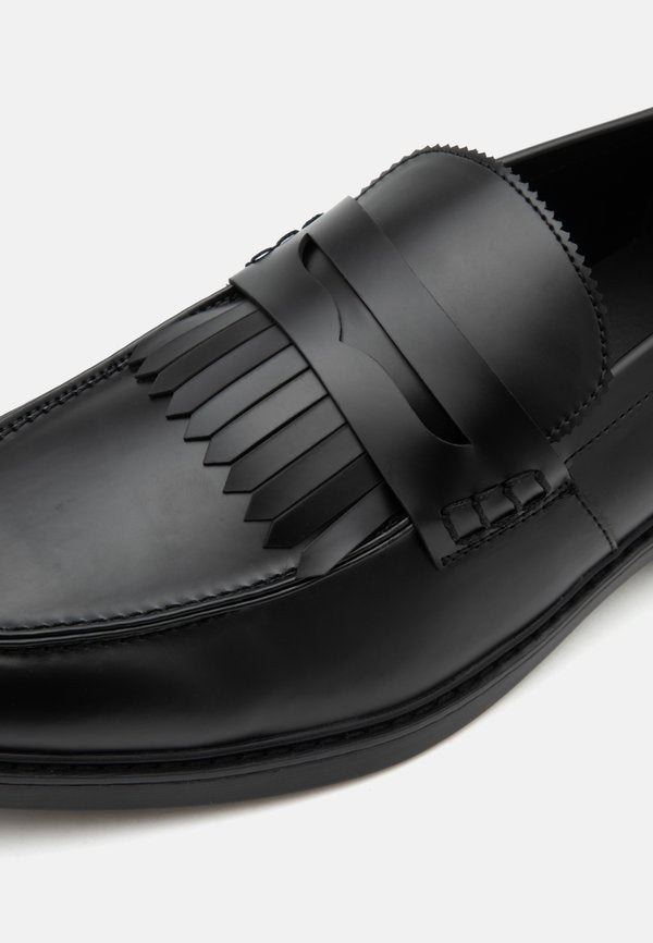 Pier One by Zalando