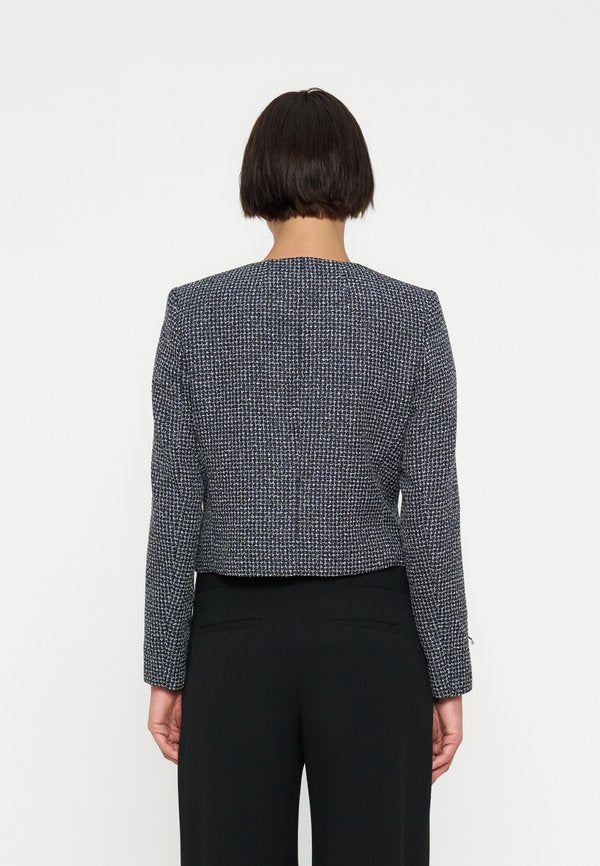 DKNY