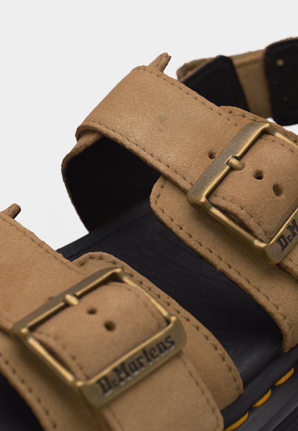 Dr. Martens ZEBZAG