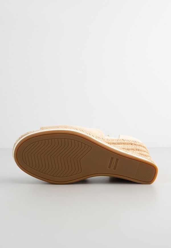 TOMS MARISOL